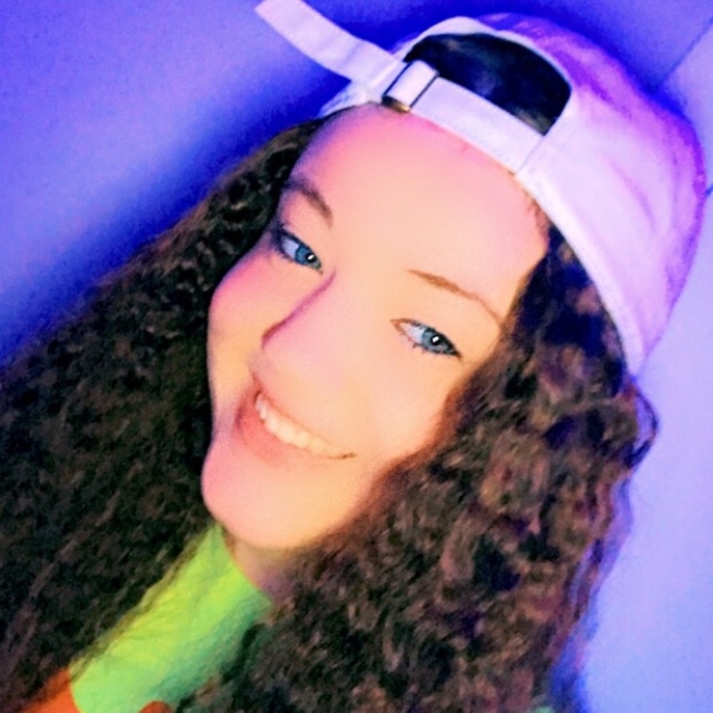 Meet your Posher, Haylee